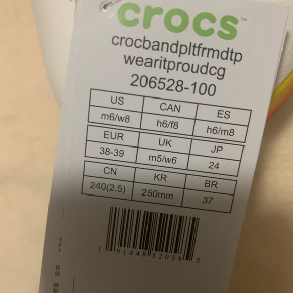 SOLD* Disney X Crocs retro collab. NWT - Picture 4 of 4